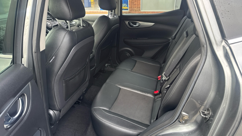 Nissan Qashqai 1.5 dCi Tekna 5dr Diesel Hatchback